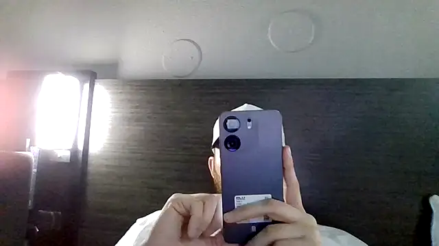 tallhungcloudzz online show from April 25, 2026, 5:54 am