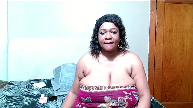 BUSTYQUEEN56  online show from July 14, 2026, 11:05 am