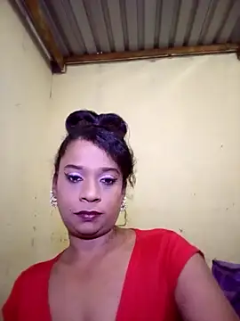 MissyLoveCreator online show from April 24, 2026, 1:13 pm