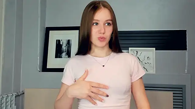 KareenLivingston online show from April 17, 2026, 7:11 am