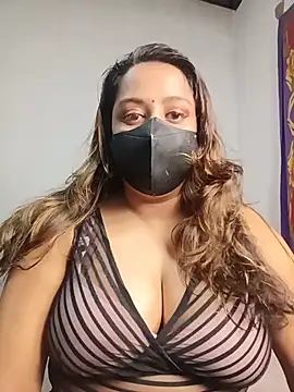 Suger Lips 99 online show from June 17, 2026, 7:02 pm
