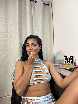 Snapshot of MauraGrayy chatting on May 15, 2026, 10:52 pm MauraGrayy online show from May 15, 2026, 10:52 pm