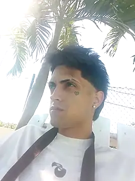 CubaxxxPeneGrande online show from April 15, 2026, 8:20 pm