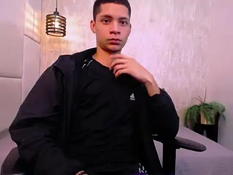 Axel marcus online show from April 15, 2026, 7:58 pm