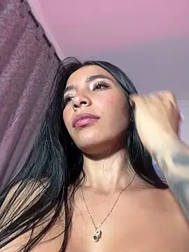 AMARA21 online show from April 15, 2026, 7:58 pm