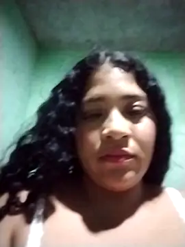 YuliBrayan online show from May 8, 2026, 4:27 am