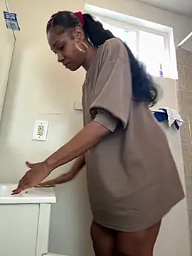 MsSexy2u online show from April 13, 2026, 3:27 pm