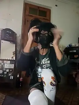 lucybeb online show from April 13, 2026, 7:45 am