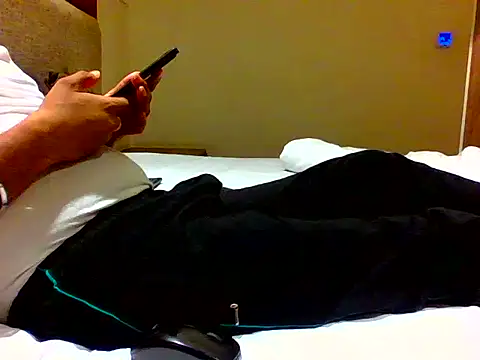 nikhil s25 online show from April 15, 2026, 5:50 pm