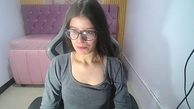 Kailee ch online show from April 17, 2026, 1:14 pm