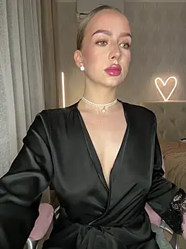 AlisaPearl online show from June 12, 2026, 6:27 pm
