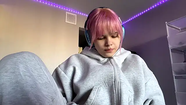 Iam Eshly online show from April 29, 2026, 11:14 am