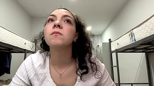 SharieLangan online show from April 20, 2026, 3:35 pm