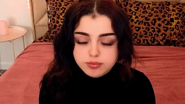 SinfulKittenn online show from April 26, 2026, 5:38 am