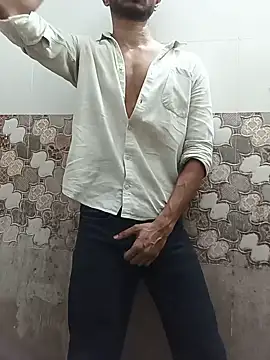 itsmemadhu2019 online show from May 24, 2026, 1:00 pm