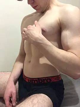 maxence 096 online show from April 18, 2026, 12:57 am