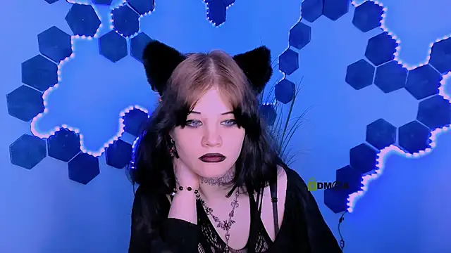 nikki kiss  online show from May 20, 2026, 9:17 am