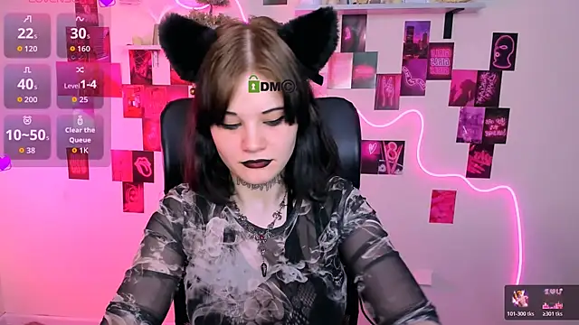 nikki kiss  online show from May 22, 2026, 10:24 am