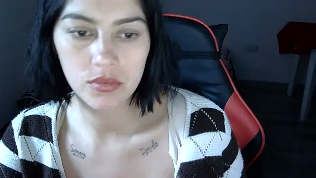 Snapshot of Bandida553 chatting on July 25, 2026, 8:48 pm Bandida553 online show from July 25, 2026, 8:48 pm