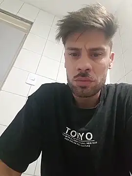 catsqueens online show from April 19, 2026, 4:13 am