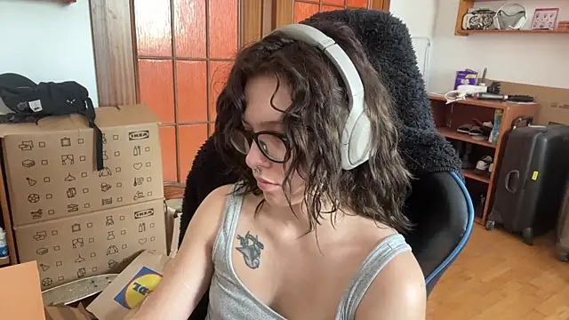 Snapshot of PillowPeachX chatting on May 25, 2026, 2:38 pm PillowPeachX online show from May 25, 2026, 2:38 pm