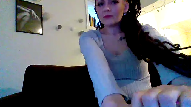 shyhornymommy online show from April 21, 2026, 5:52 pm