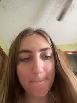 Snapshot of prettykitttty chatting on April 22, 2026, 6:36 pm prettykitttty online show from April 22, 2026, 6:36 pm