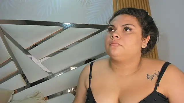 Eimy Curvy online show from May 13, 2026, 5:14 am
