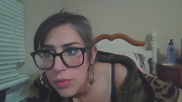 VenusOfEden online show from April 17, 2026, 3:09 am