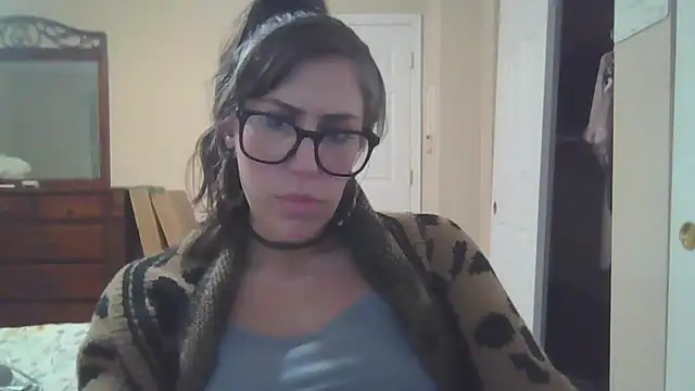 VenusOfEden online show from April 18, 2026, 6:16 am