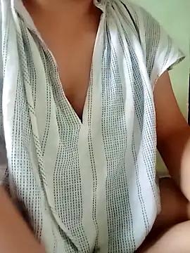 coupleshow21 online show from April 16, 2026, 7:09 am