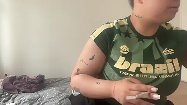 asianbbygyal online show from April 15, 2026, 4:22 pm