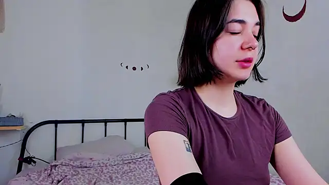 LiyaFly online show from May 13, 2026, 4:08 am