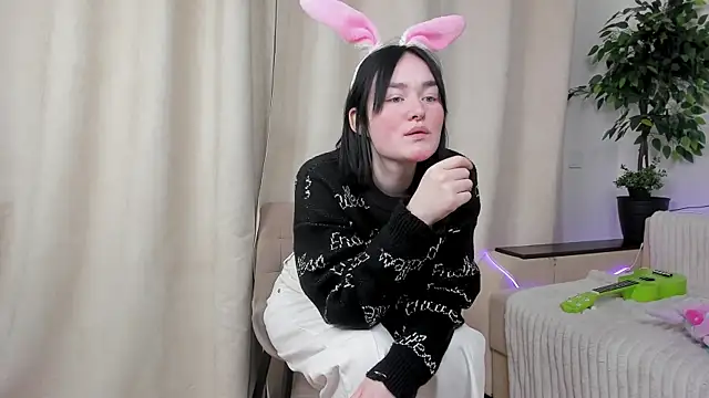 AliFlentroy online show from April 18, 2026, 3:58 pm