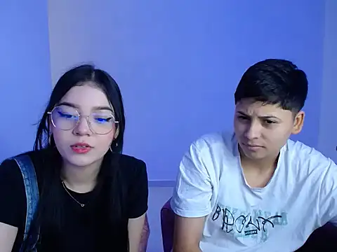 girlssextwo online show from April 16, 2026, 1:45 pm