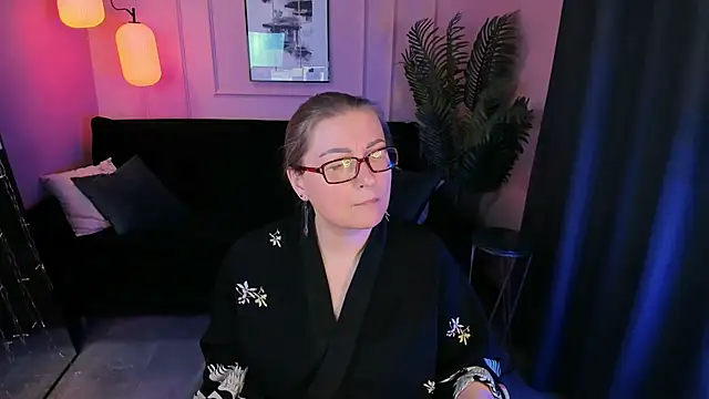 Alexandra Kind online show from April 15, 2026, 12:05 am