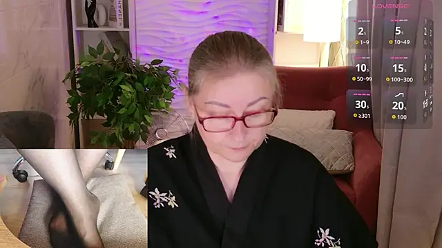 Snapshot of Alexandra_Kind chatting on July 7, 2026, 1:47 pm Alexandra Kind online show from July 7, 2026, 1:47 pm