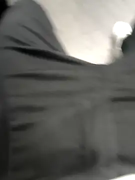 lucio79k online show from April 25, 2026, 8:39 pm