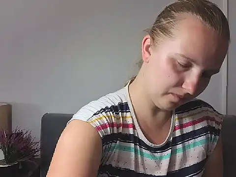 Snapshot of RoseTeacherX chatting on May 26, 2026, 5:22 pm RoseTeacherX online show from May 26, 2026, 5:22 pm
