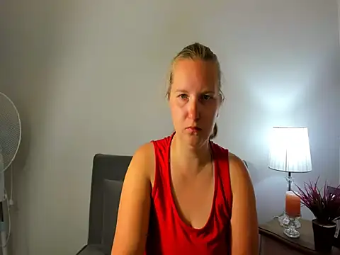 Snapshot of RoseTeacherX chatting on May 19, 2026, 5:20 pm RoseTeacherX online show from May 19, 2026, 5:20 pm