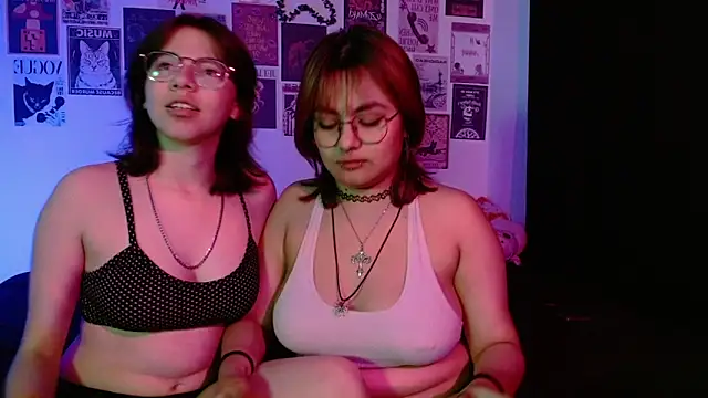 Red-Cherry2 online show from June 12, 2026, 5:49 am