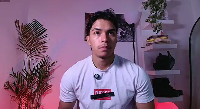 andyypalmer  online show from June 16, 2026, 5:29 am