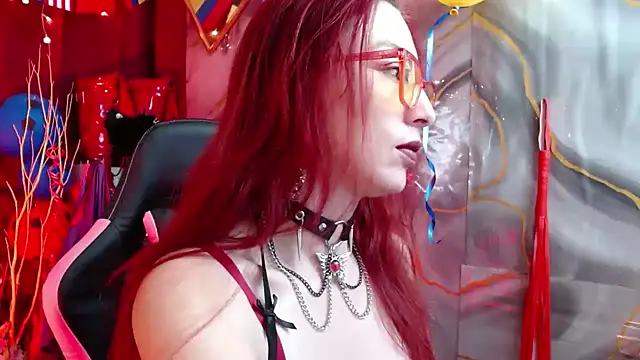 Queenscarlettsecret online show from July 17, 2026, 1:19 pm