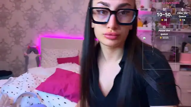 MyNaomi online show from May 15, 2026, 7:56 pm
