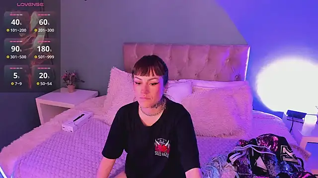 Kim Jeins666  online show from May 16, 2026, 1:10 pm