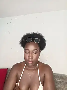 KaleaEbony online show from May 5, 2026, 2:25 am