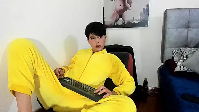 Snapshot of Felipe_Kold chatting on June 10, 2026, 3:08 am Felipe Kold online show from June 10, 2026, 3:08 am