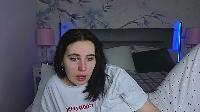 Snapshot of Shiraazsh_ chatting on June 7, 2026, 8:25 pm Shiraazsh online show from June 7, 2026, 8:25 pm
