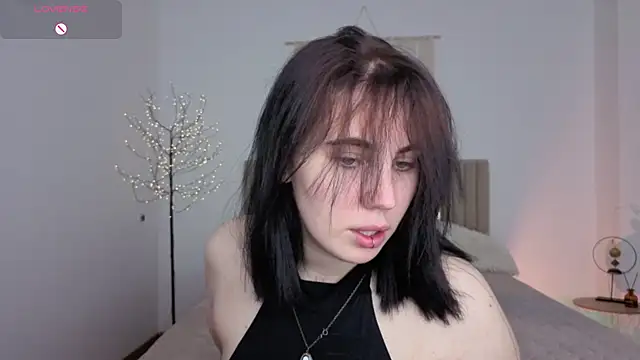 Snapshot of Shiraazsh_ chatting on May 15, 2026, 8:07 pm Shiraazsh online show from May 15, 2026, 8:07 pm