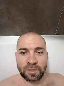 gayboyx77 online show from April 16, 2026, 10:23 pm